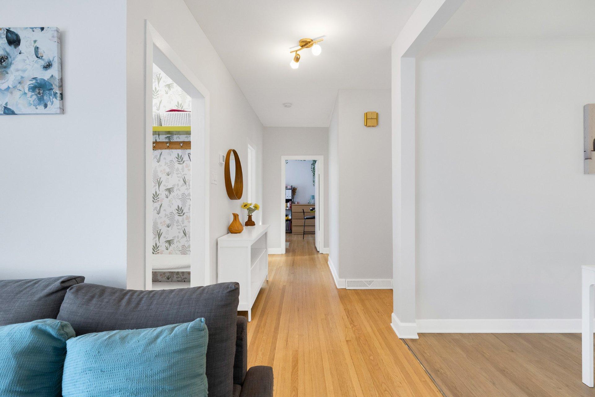 









380


Rue Joly

,
Laval (Duvernay),




QC
H7E3C5

