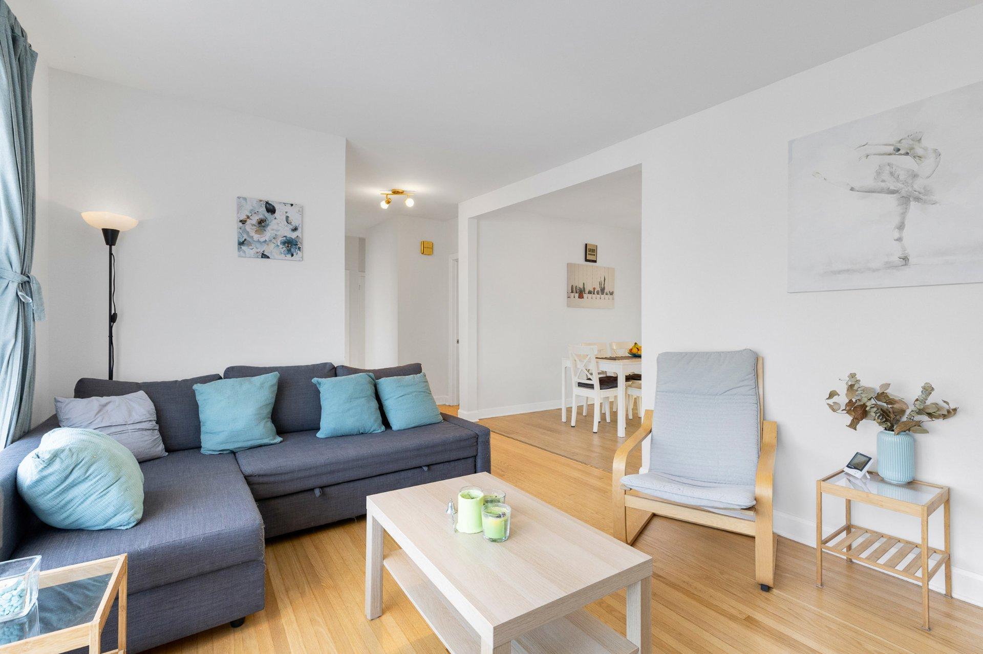 









380


Rue Joly

,
Laval (Duvernay),




QC
H7E3C5

