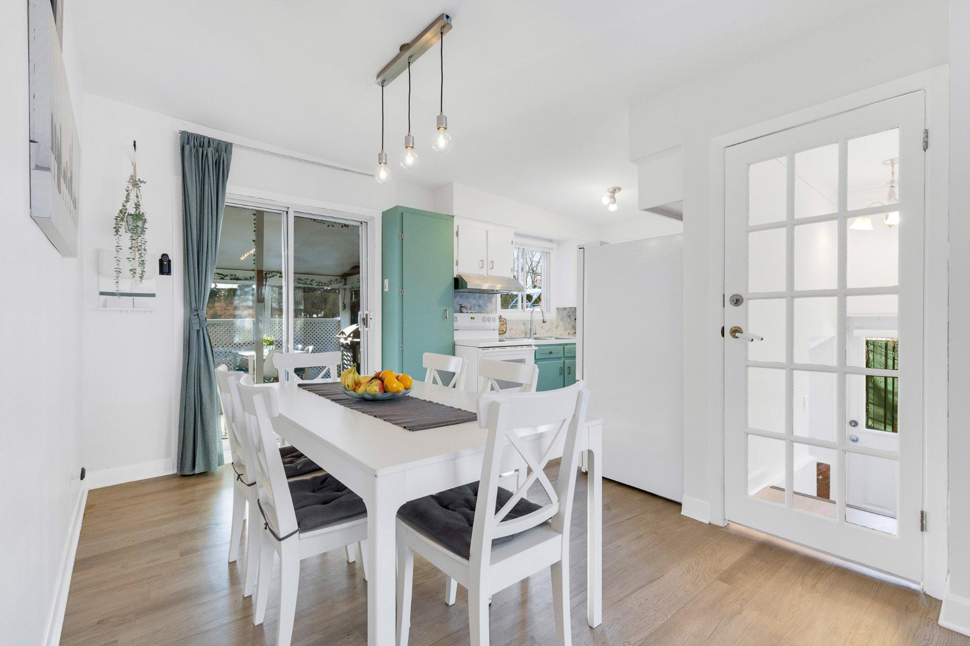 









380


Rue Joly

,
Laval (Duvernay),




QC
H7E3C5

