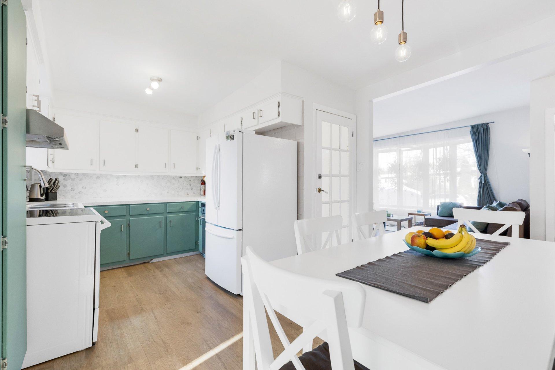 









380


Rue Joly

,
Laval (Duvernay),




QC
H7E3C5

