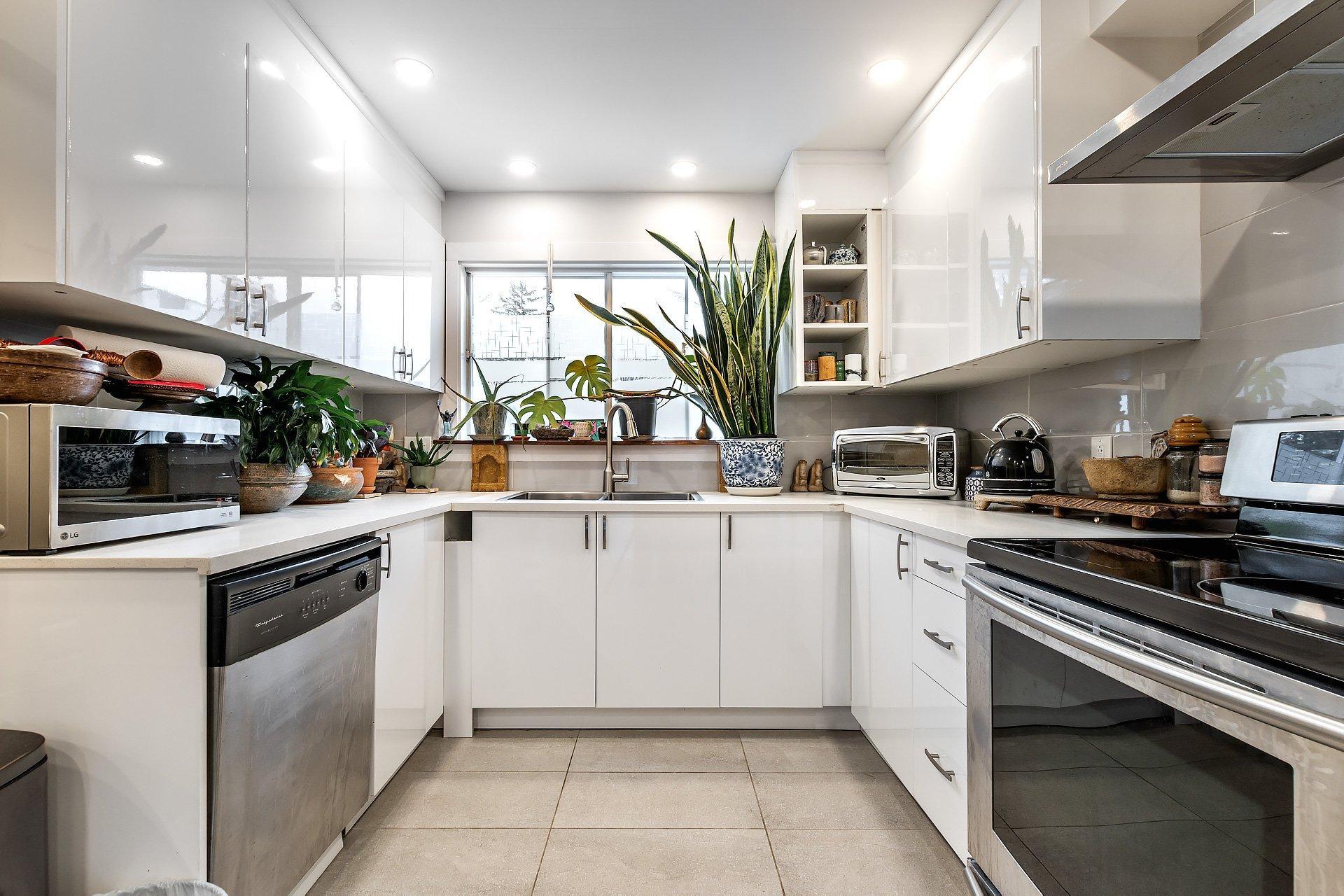 









4734


Rue Lake

,
Dollard-des-Ormeaux,




QC
H9G1G8

