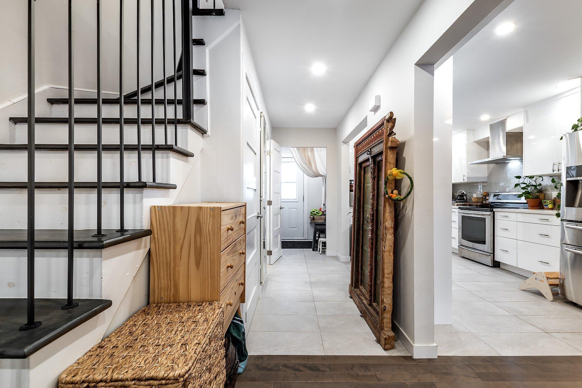 









4734


Rue Lake

,
Dollard-des-Ormeaux,




QC
H9G1G8

