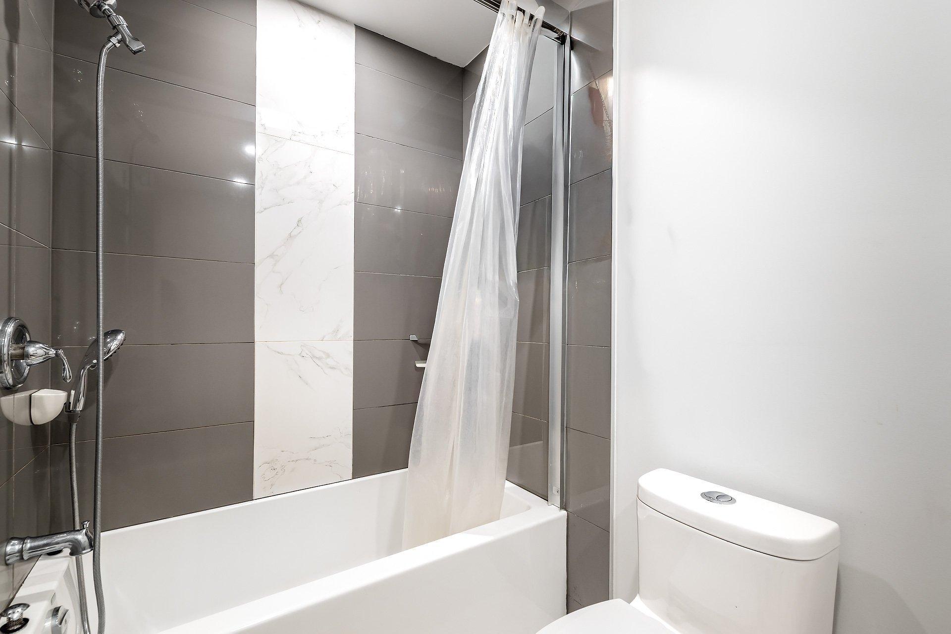 









4734


Rue Lake

,
Dollard-des-Ormeaux,




QC
H9G1G8

