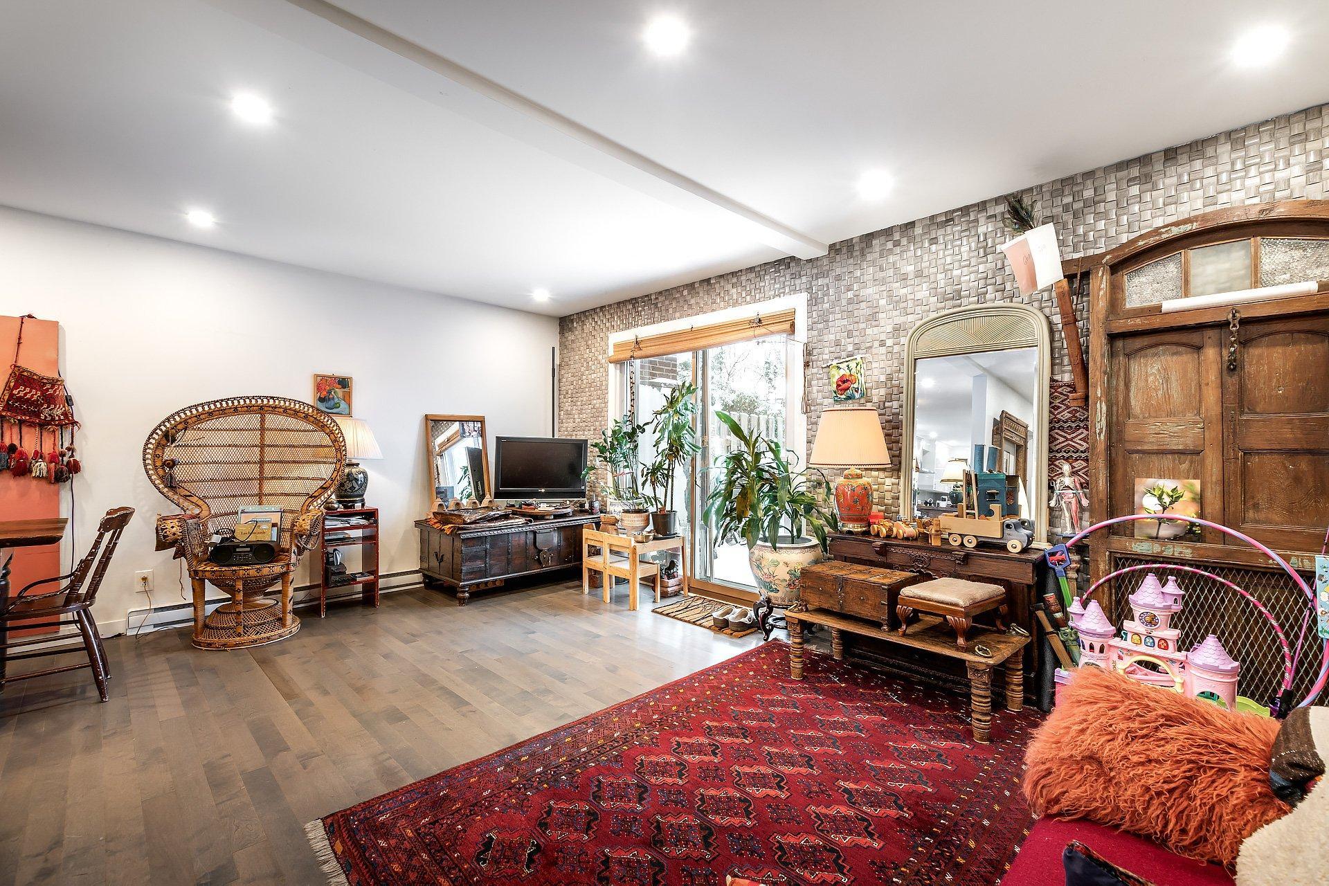 









4734


Rue Lake

,
Dollard-des-Ormeaux,




QC
H9G1G8

