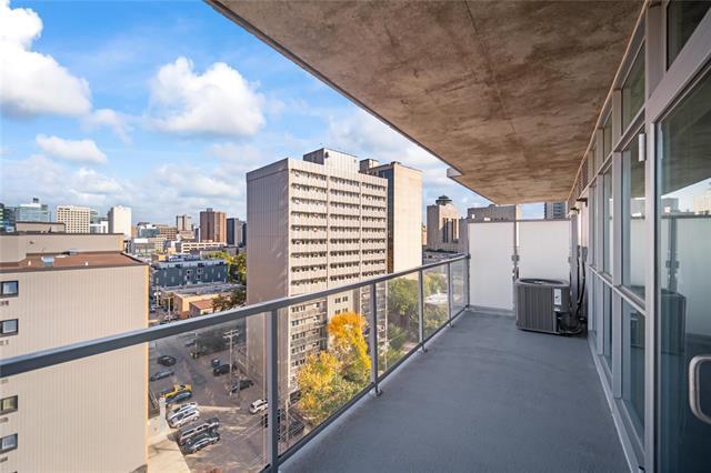 









390


Assiniboine

AVE, 1102,
Winnipeg,




MB
R3C 0V2

