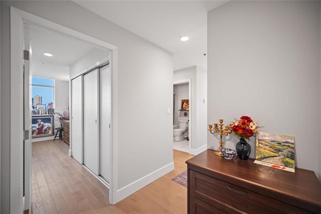 









390


Assiniboine

AVE, 1102,
Winnipeg,




MB
R3C 0V2

