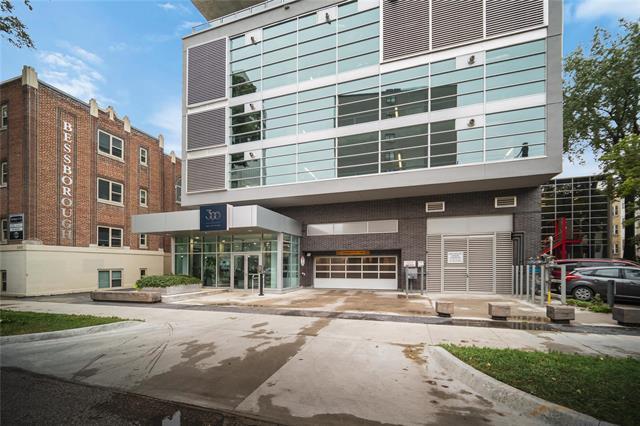 









390


Assiniboine

AVE, 1102,
Winnipeg,




MB
R3C 0V2

