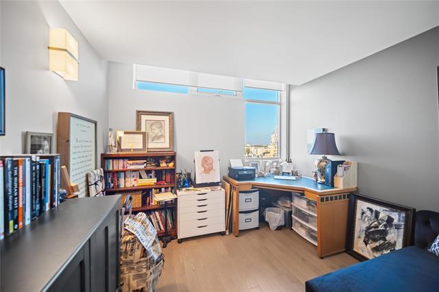 









390


Assiniboine

AVE, 1102,
Winnipeg,




MB
R3C 0V2

