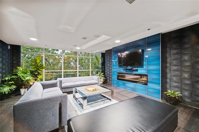 









390


Assiniboine

AVE, 1102,
Winnipeg,




MB
R3C 0V2

