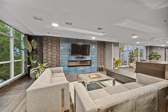 









390


Assiniboine

AVE, 1102,
Winnipeg,




MB
R3C 0V2

