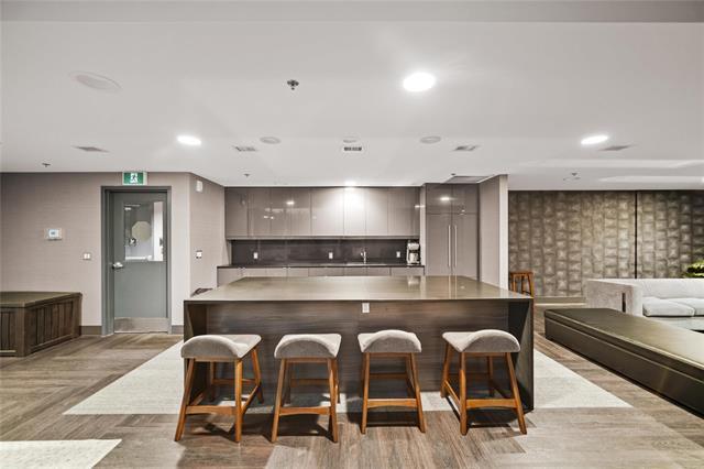 









390


Assiniboine

AVE, 1102,
Winnipeg,




MB
R3C 0V2

