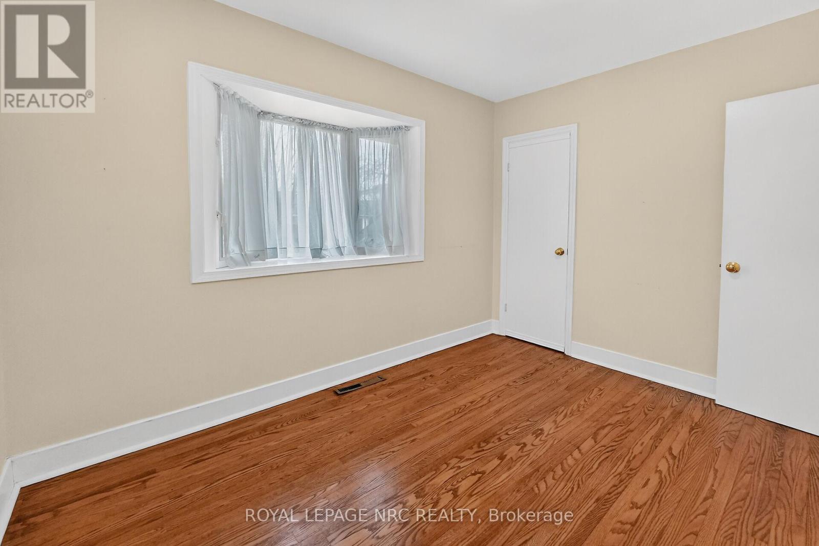 












25 ELM RIDGE DRIVE

,
St. Catharines (Glendale/Glenridge),




Ontario
L2T2A7

