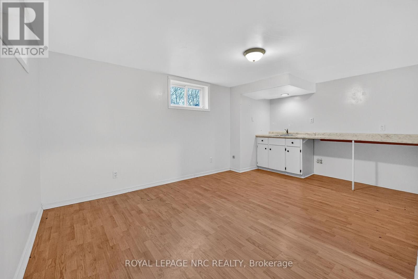 












25 ELM RIDGE DRIVE

,
St. Catharines (Glendale/Glenridge),




Ontario
L2T2A7

