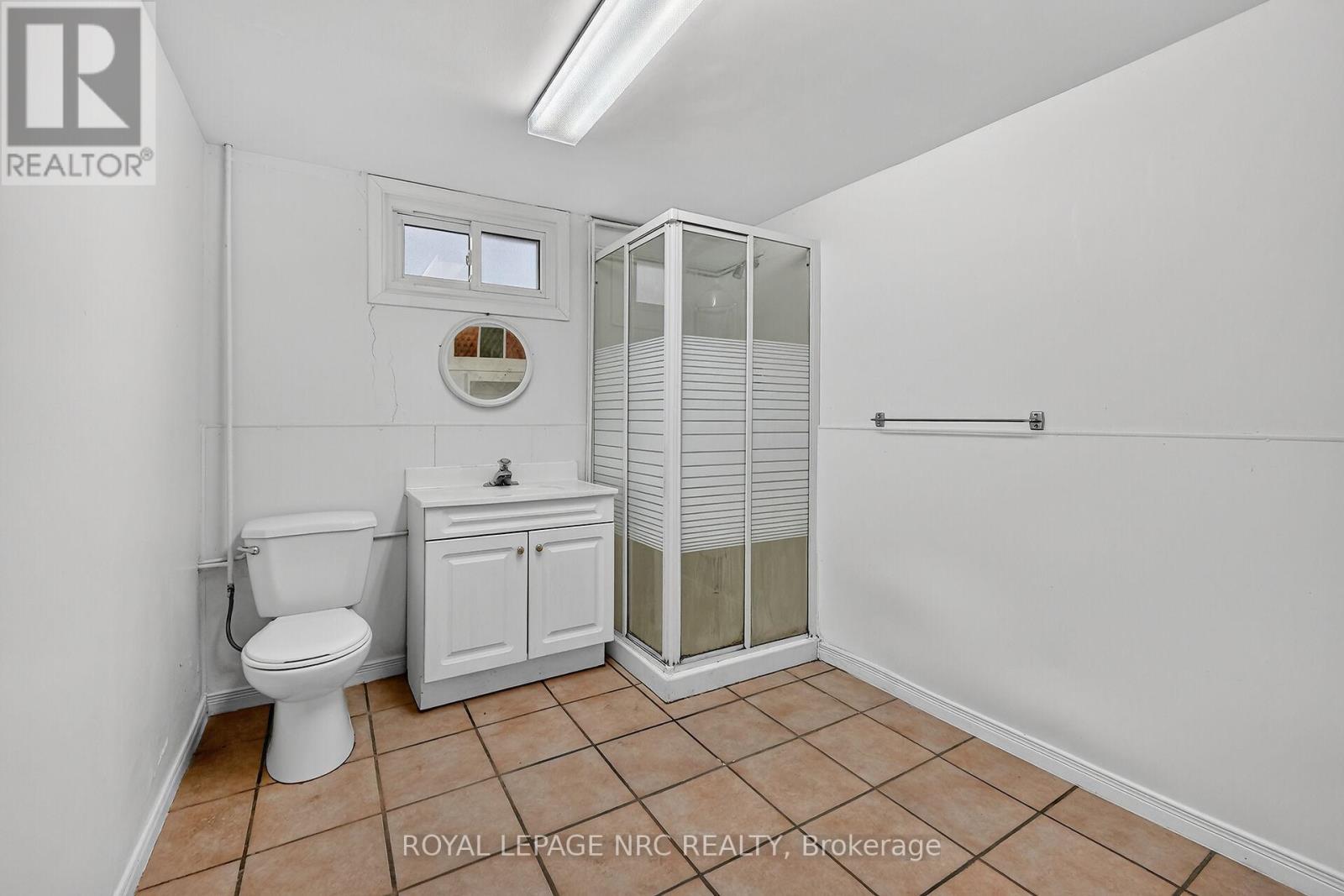 












25 ELM RIDGE DRIVE

,
St. Catharines (Glendale/Glenridge),




Ontario
L2T2A7

