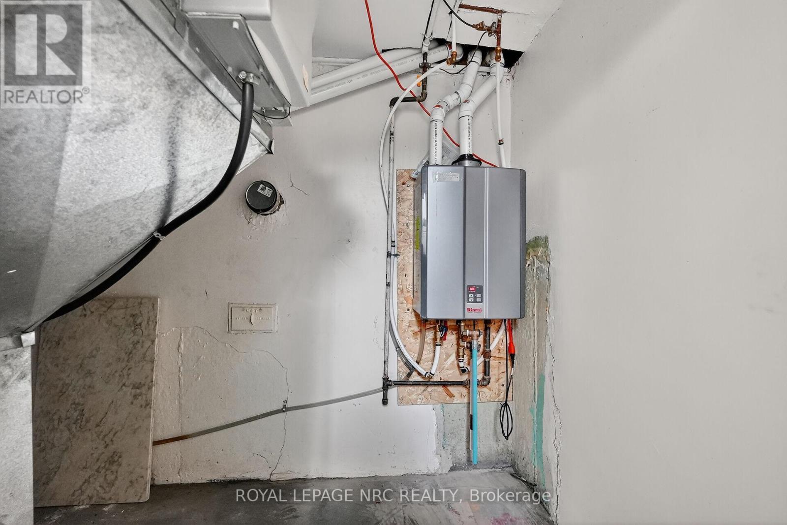 












25 ELM RIDGE DRIVE

,
St. Catharines (Glendale/Glenridge),




Ontario
L2T2A7

