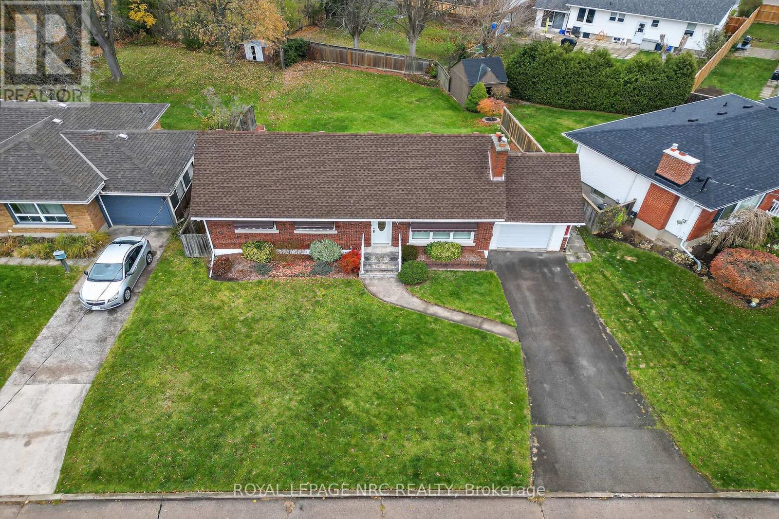 












25 ELM RIDGE DRIVE

,
St. Catharines (Glendale/Glenridge),




Ontario
L2T2A7

