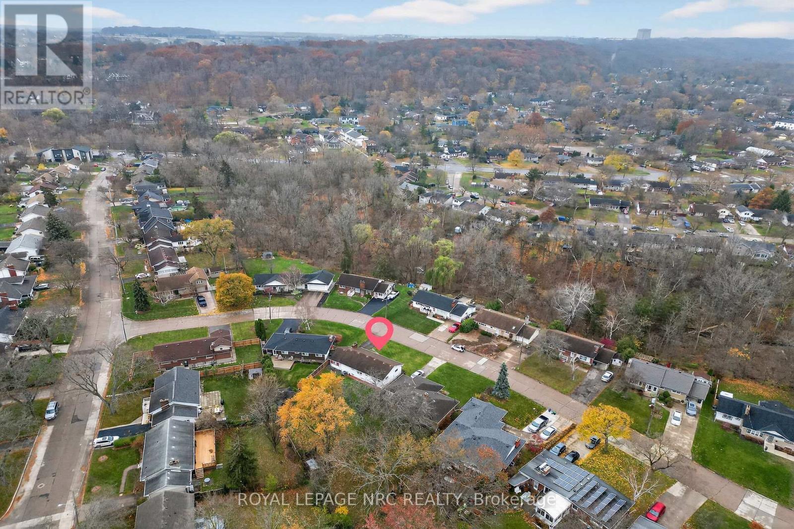 












25 ELM RIDGE DRIVE

,
St. Catharines (Glendale/Glenridge),




Ontario
L2T2A7

