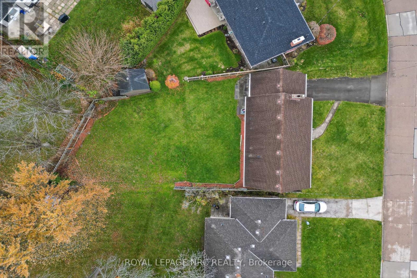 












25 ELM RIDGE DRIVE

,
St. Catharines (Glendale/Glenridge),




Ontario
L2T2A7

