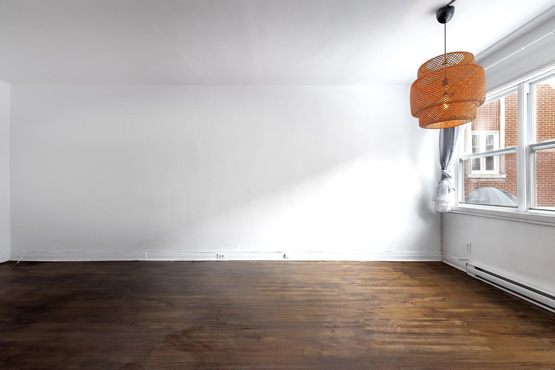 









991


Av. Rockland

,
Montréal (Outremont),




QC
H2V3A3

