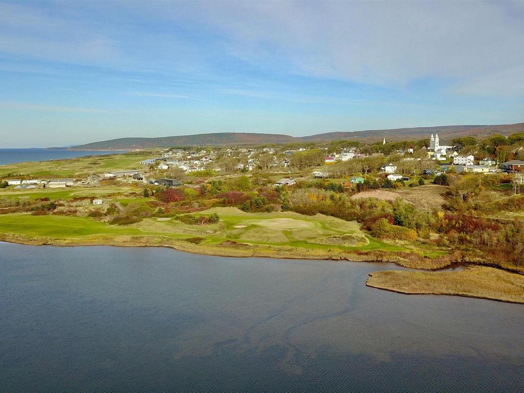 












Alexander Avenue

,
Inverness,







NS
B0E 1N0

