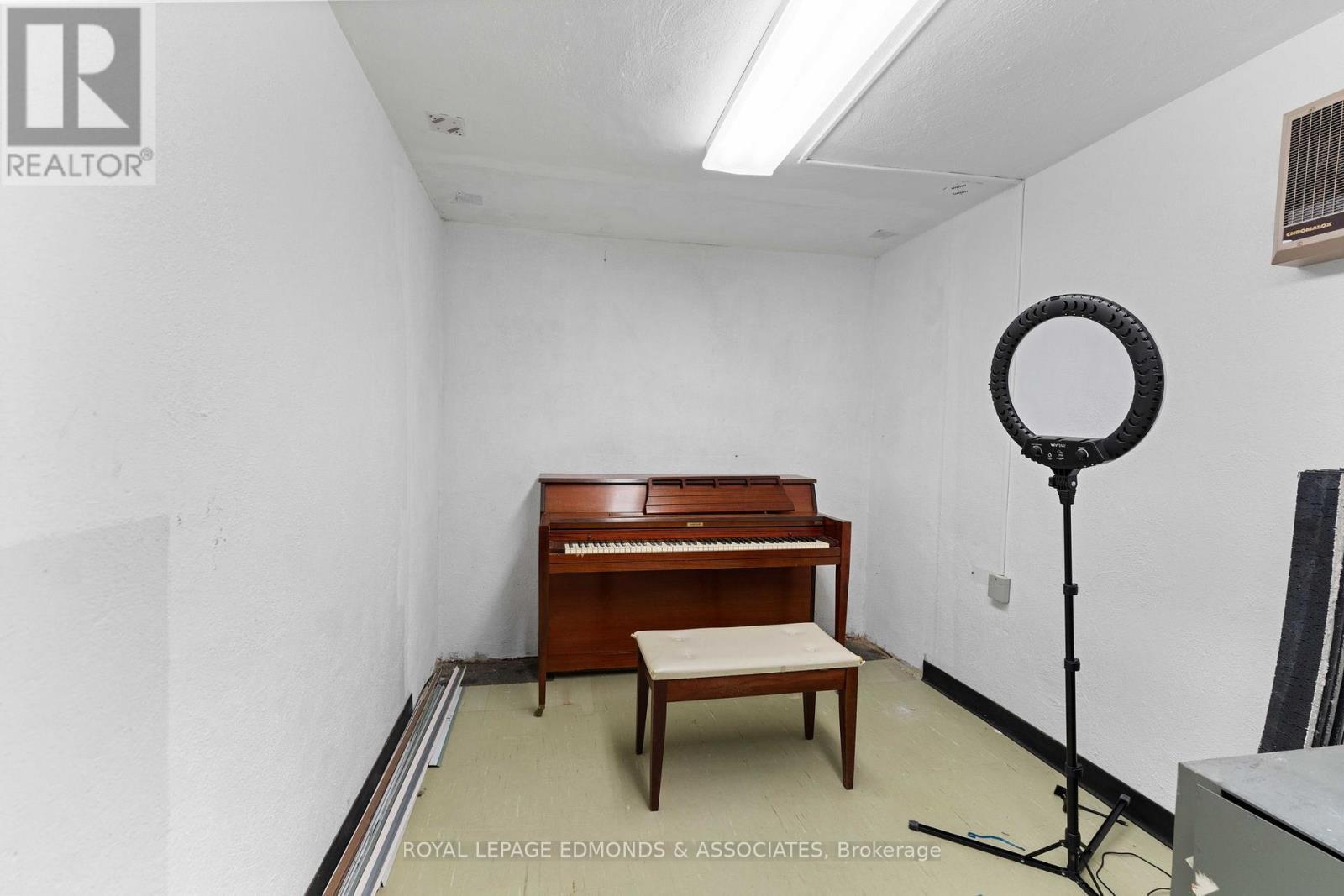 












1765 BEACHBURG ROAD

,
Whitewater Region,




Ontario
K0J1C0

