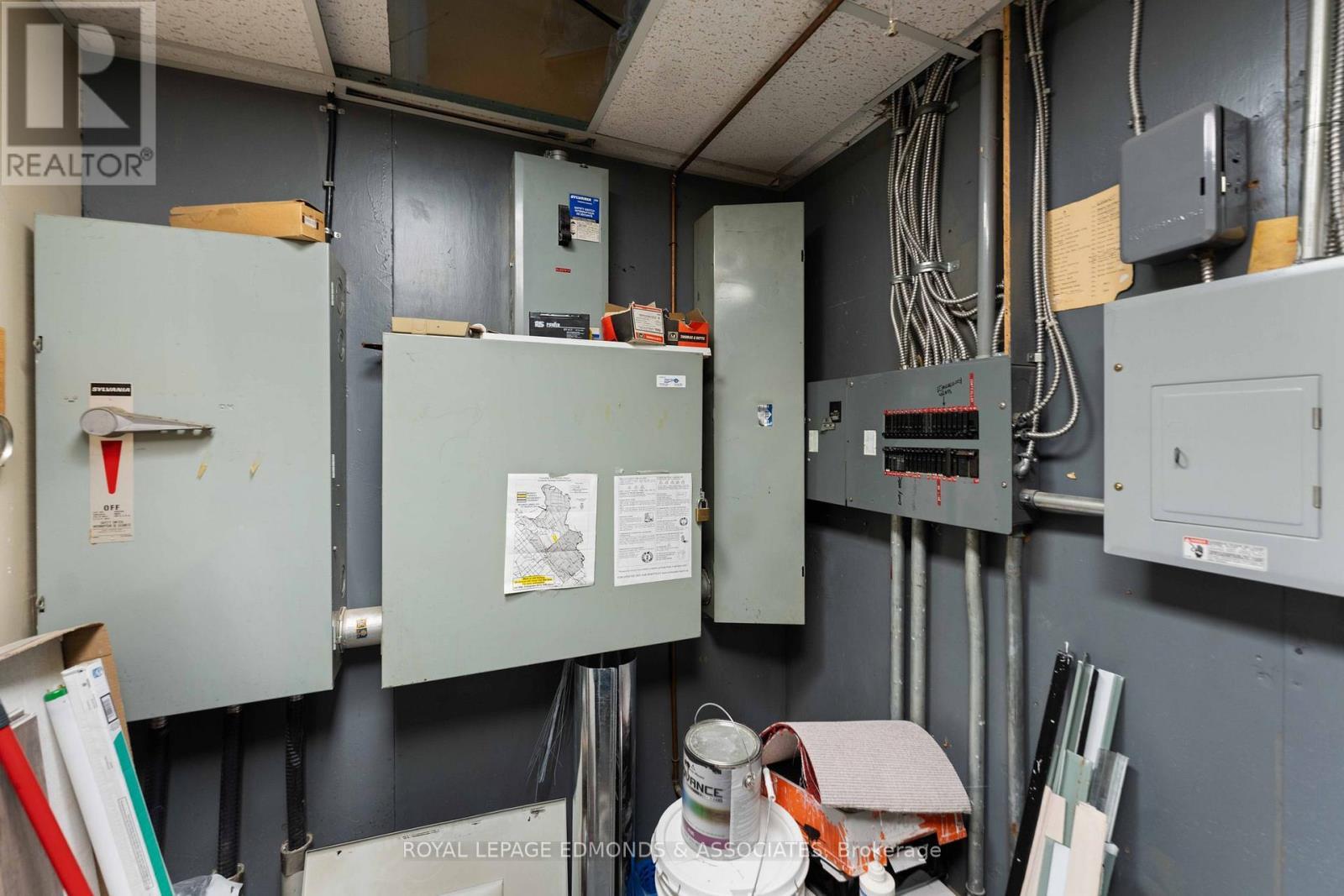 












1765 BEACHBURG ROAD

,
Whitewater Region,




Ontario
K0J1C0

