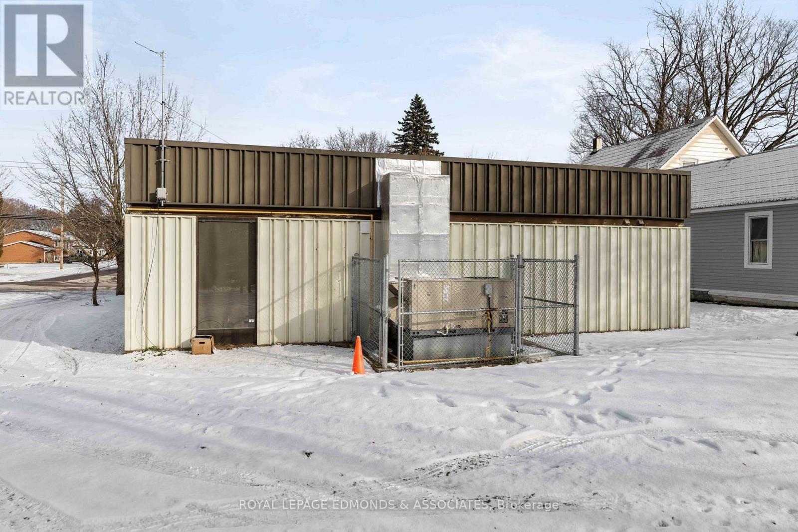 












1765 BEACHBURG ROAD

,
Whitewater Region,




Ontario
K0J1C0

