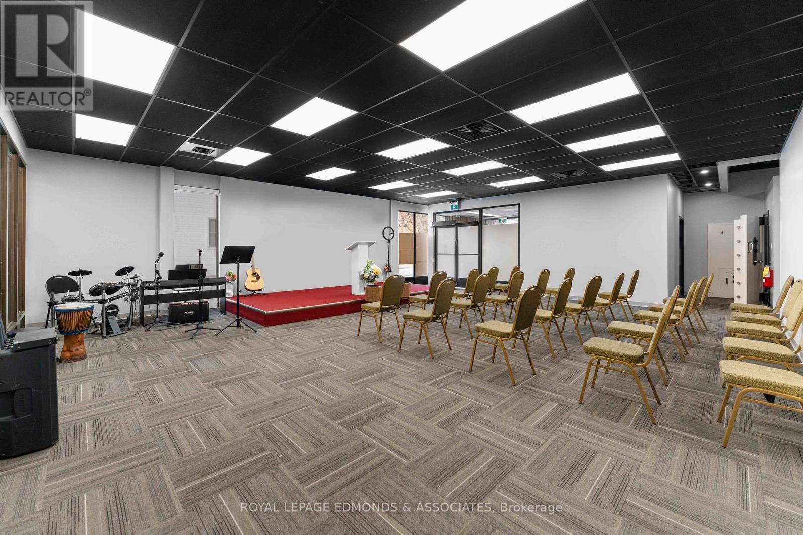 












1765 BEACHBURG ROAD

,
Whitewater Region,




Ontario
K0J1C0

