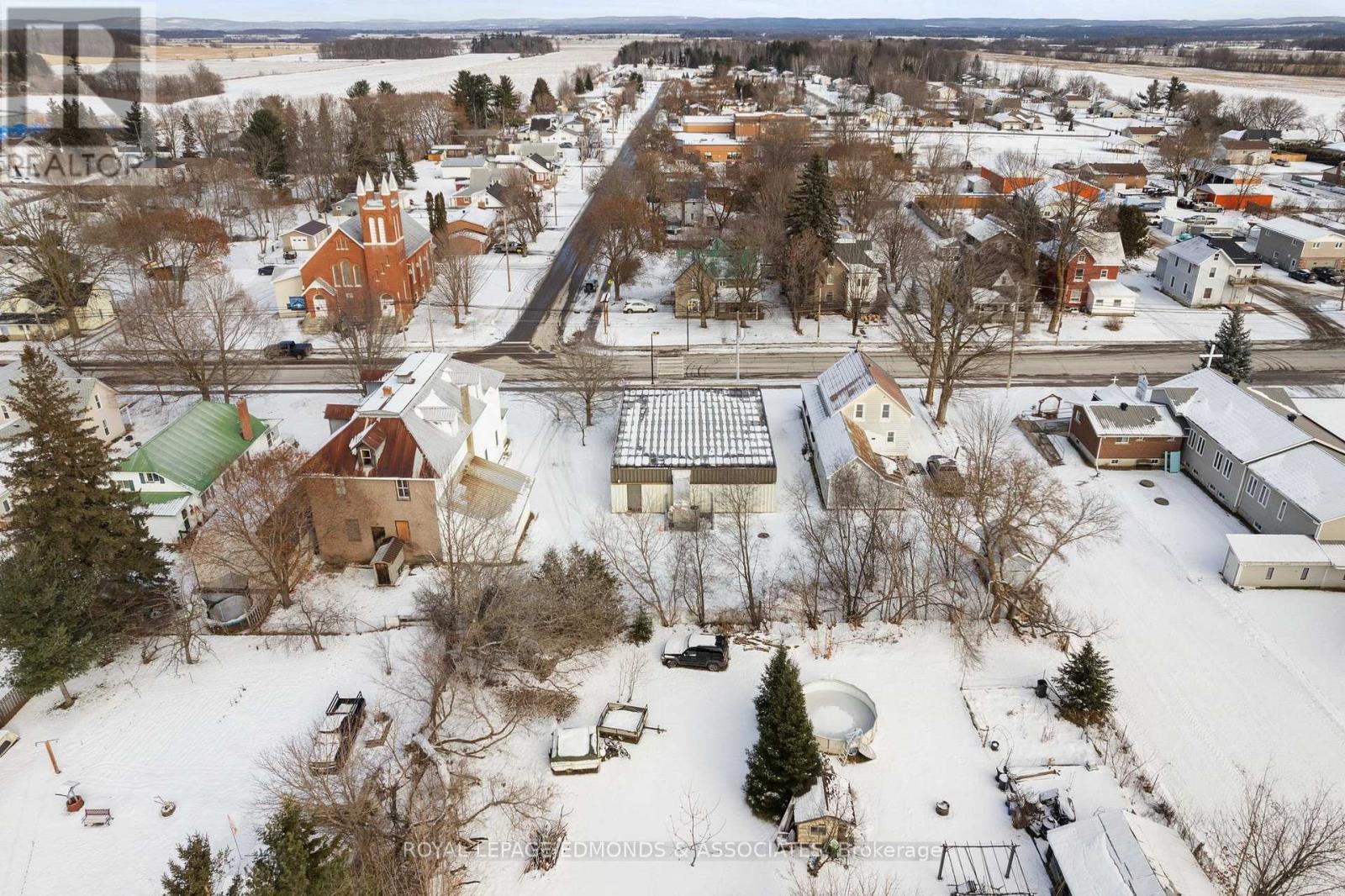 












1765 BEACHBURG ROAD

,
Whitewater Region,




Ontario
K0J1C0

