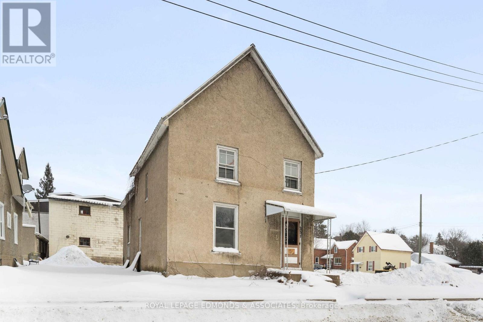 












231 CECELIA STREET

,
Pembroke,




Ontario
K8A1R8

