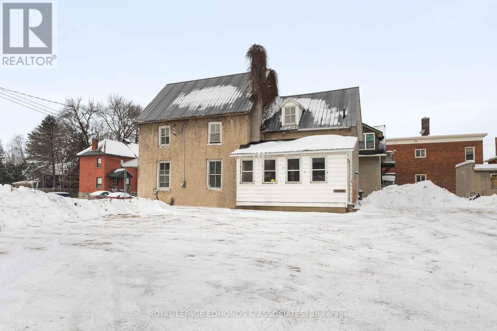 












231 CECELIA STREET

,
Pembroke,




Ontario
K8A1R8

