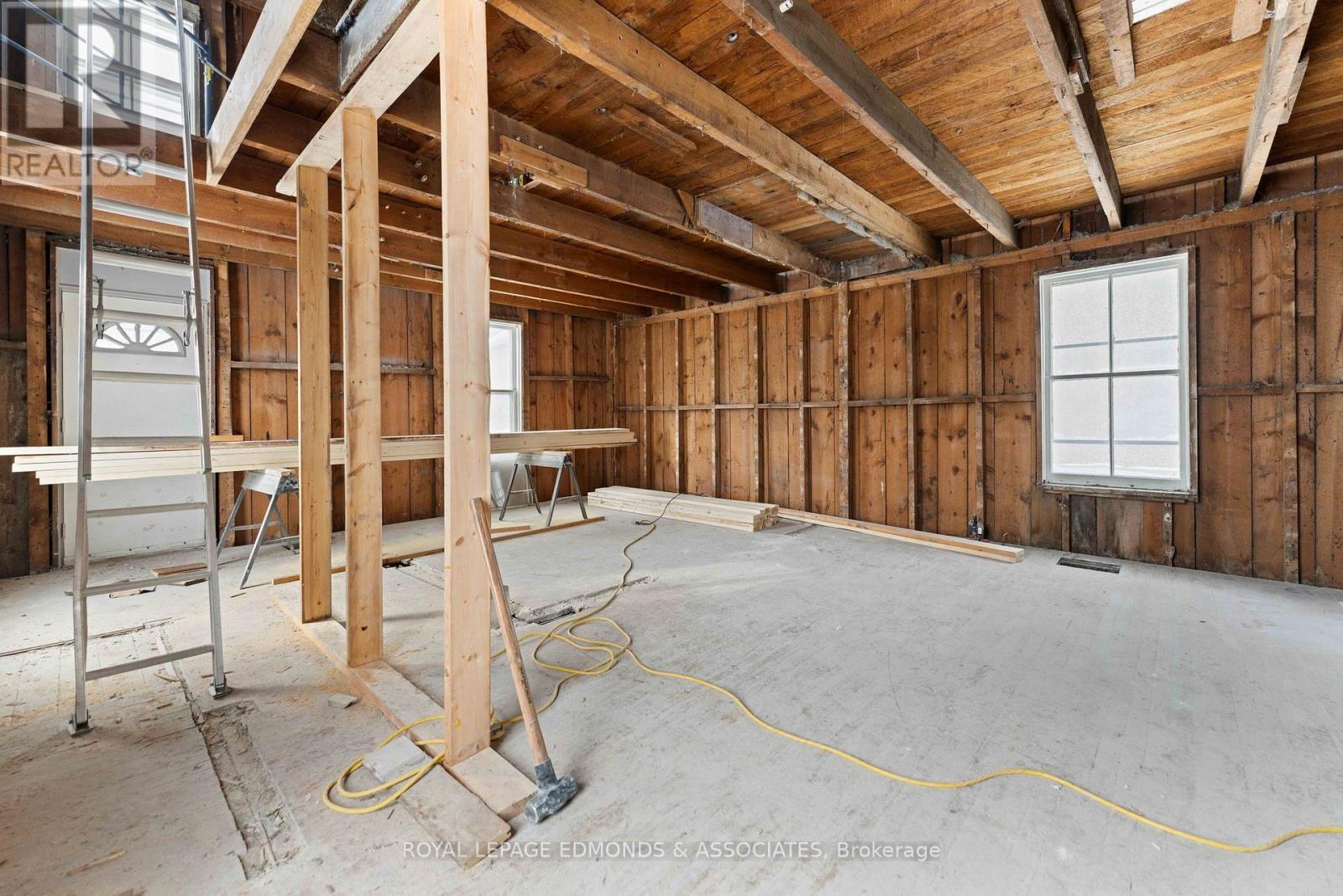 












231 CECELIA STREET

,
Pembroke,




Ontario
K8A1R8

