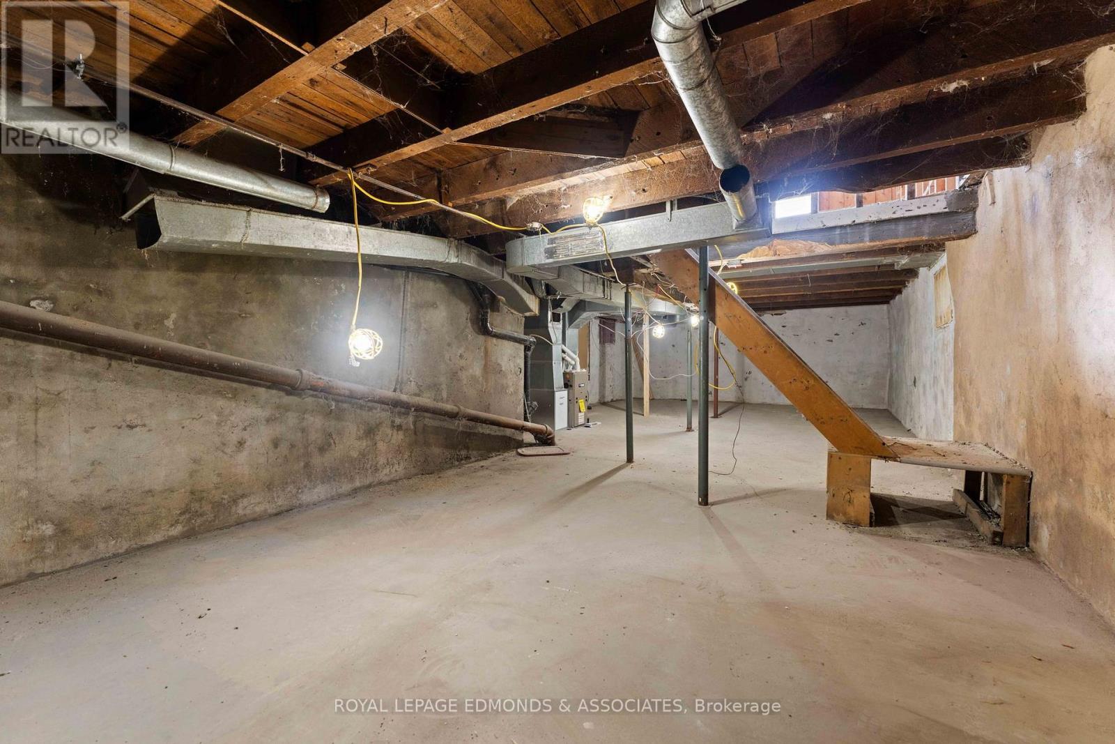 












231 CECELIA STREET

,
Pembroke,




Ontario
K8A1R8

