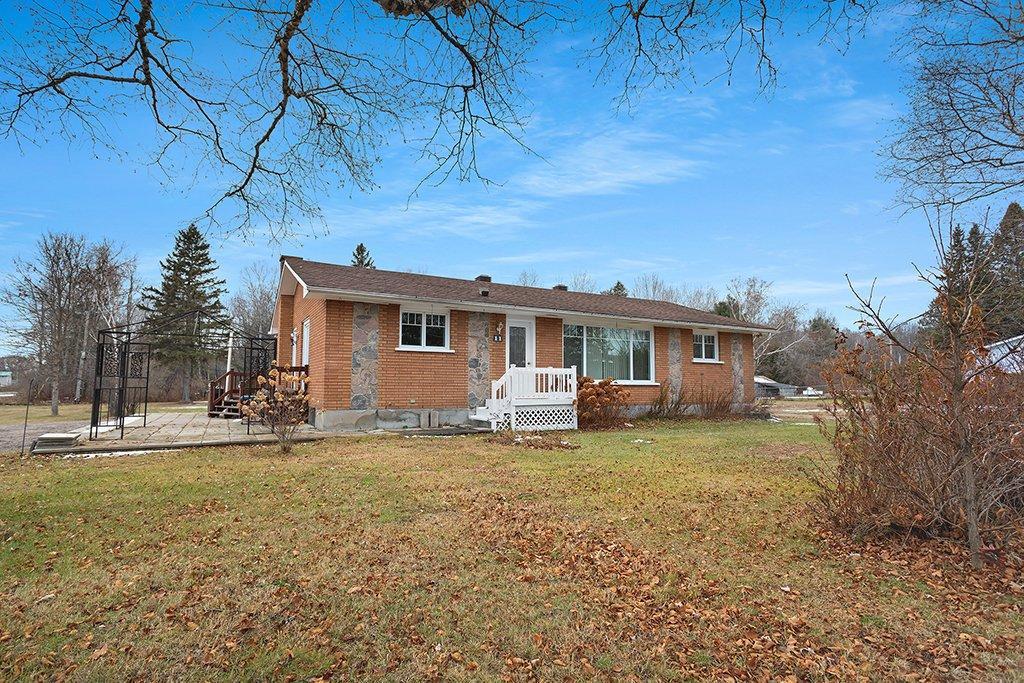 









11


Rue L'Écuyer

,
Mansfield-et-Pontefract,




QC
J0X1R0

