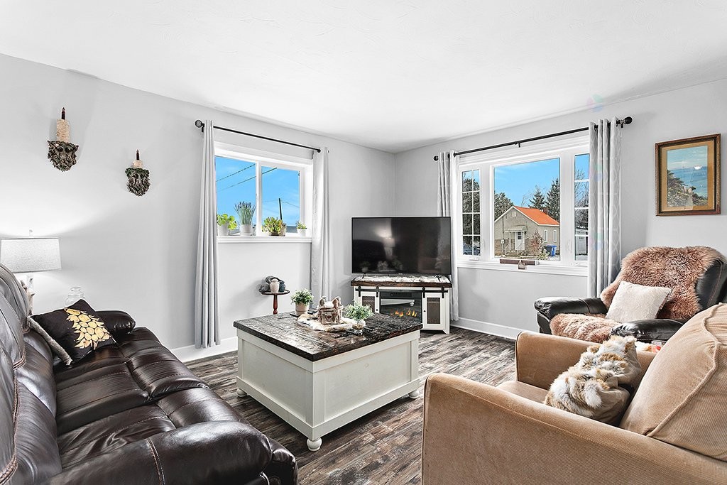 









58


Av. Victoria

,
Shawville,




QC
J0X2Y0

