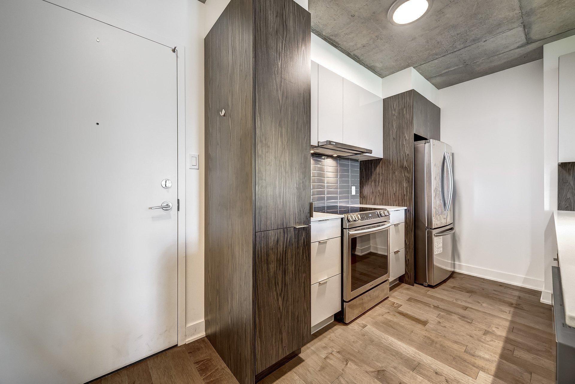 









271


Av. De l'Académie

, 210,
Dorval,




QC
H9S0B4

