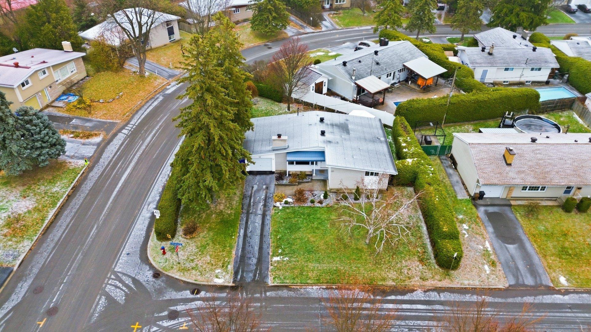 









17


Rue Jacques-Gervais

,
Gatineau (Aylmer),




QC
J9H2L4

