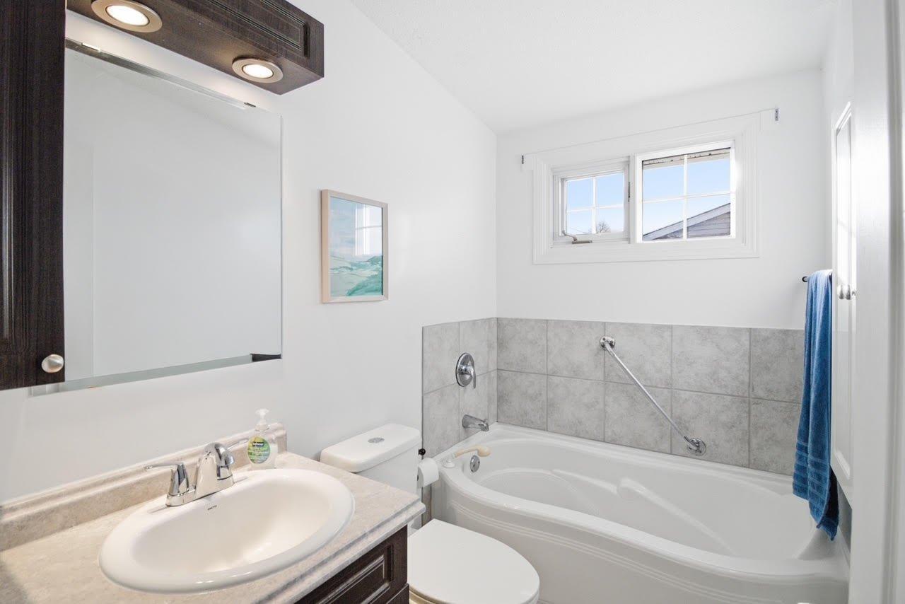 









17


Rue Jacques-Gervais

,
Gatineau (Aylmer),




QC
J9H2L4

