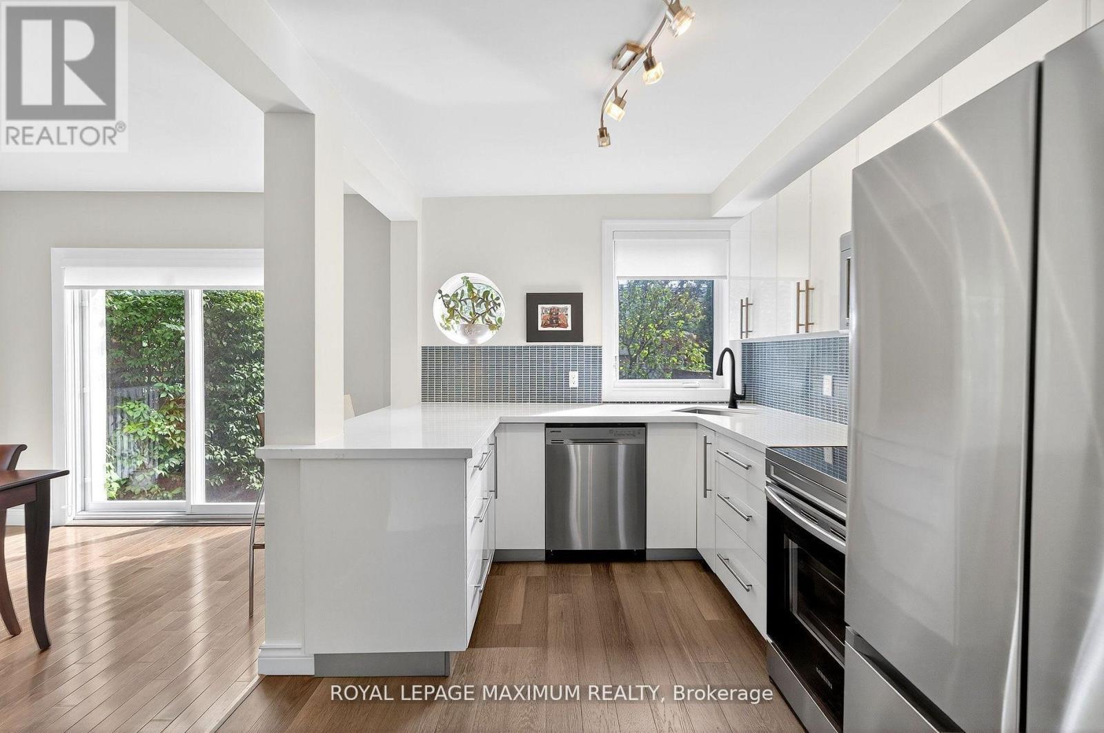 












65 PARKDALE ROAD

,
Toronto,




Ontario
M6R1E3

