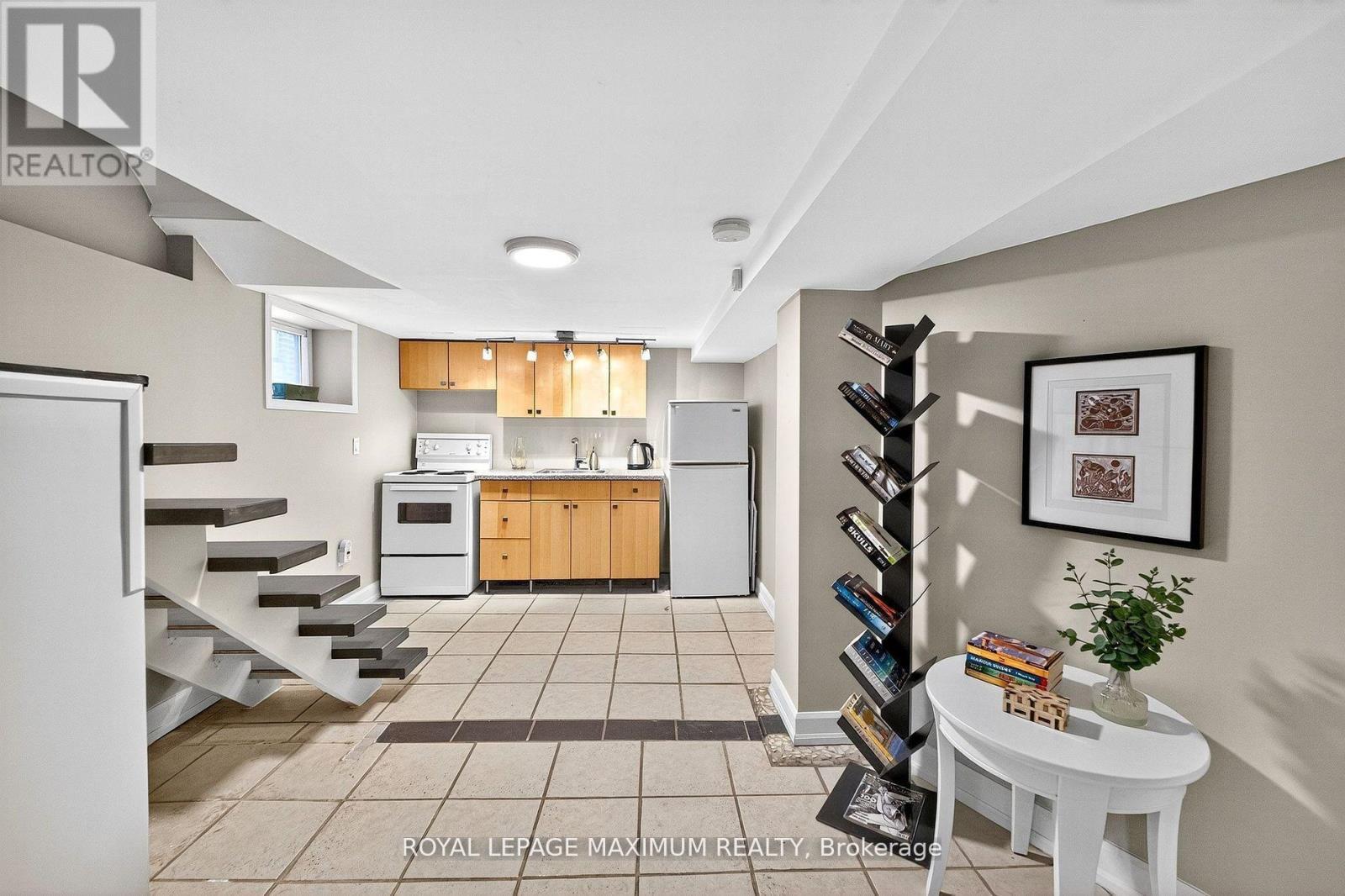 












65 PARKDALE ROAD

,
Toronto,




Ontario
M6R1E3

