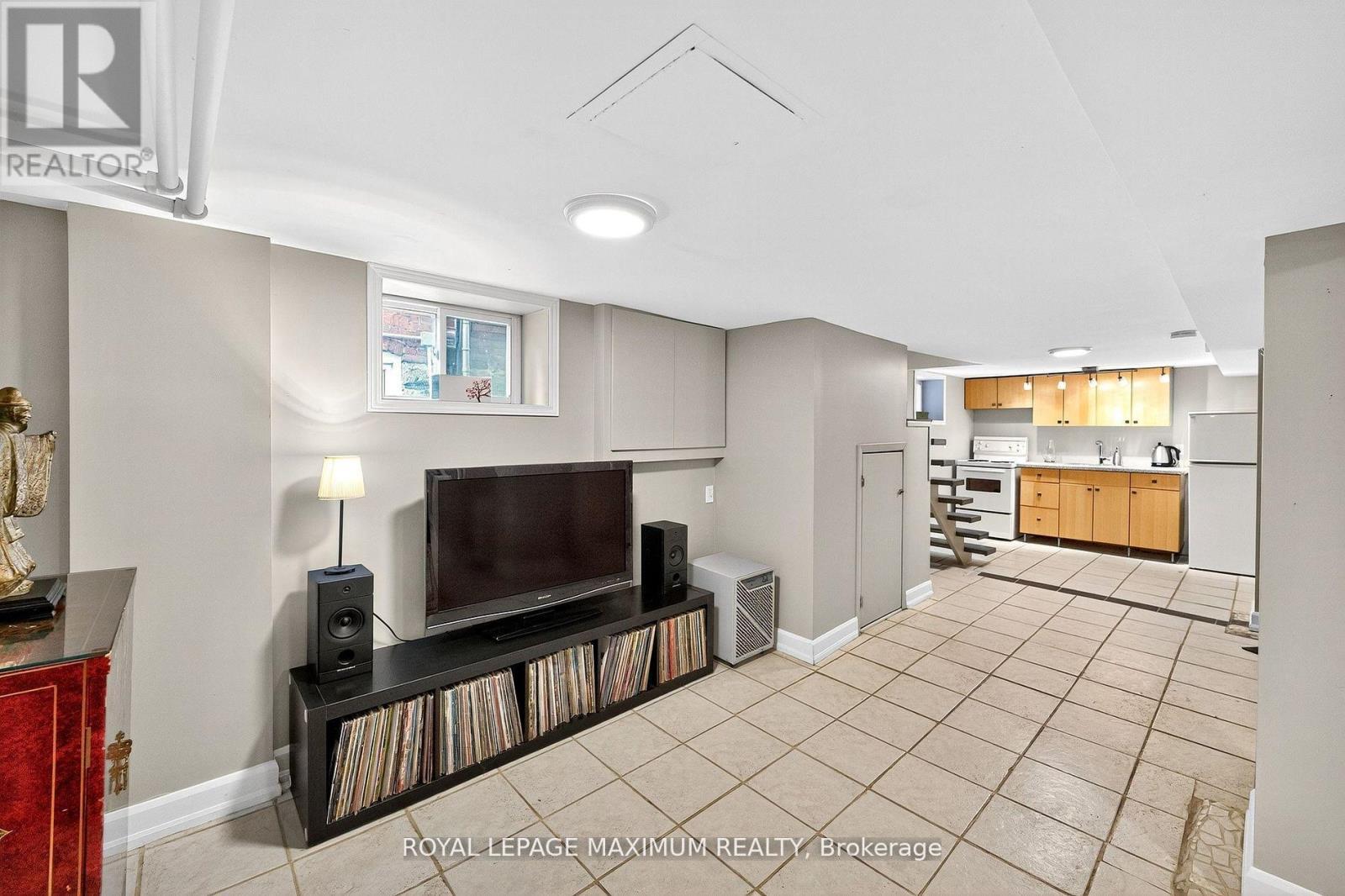 












65 PARKDALE ROAD

,
Toronto,




Ontario
M6R1E3

