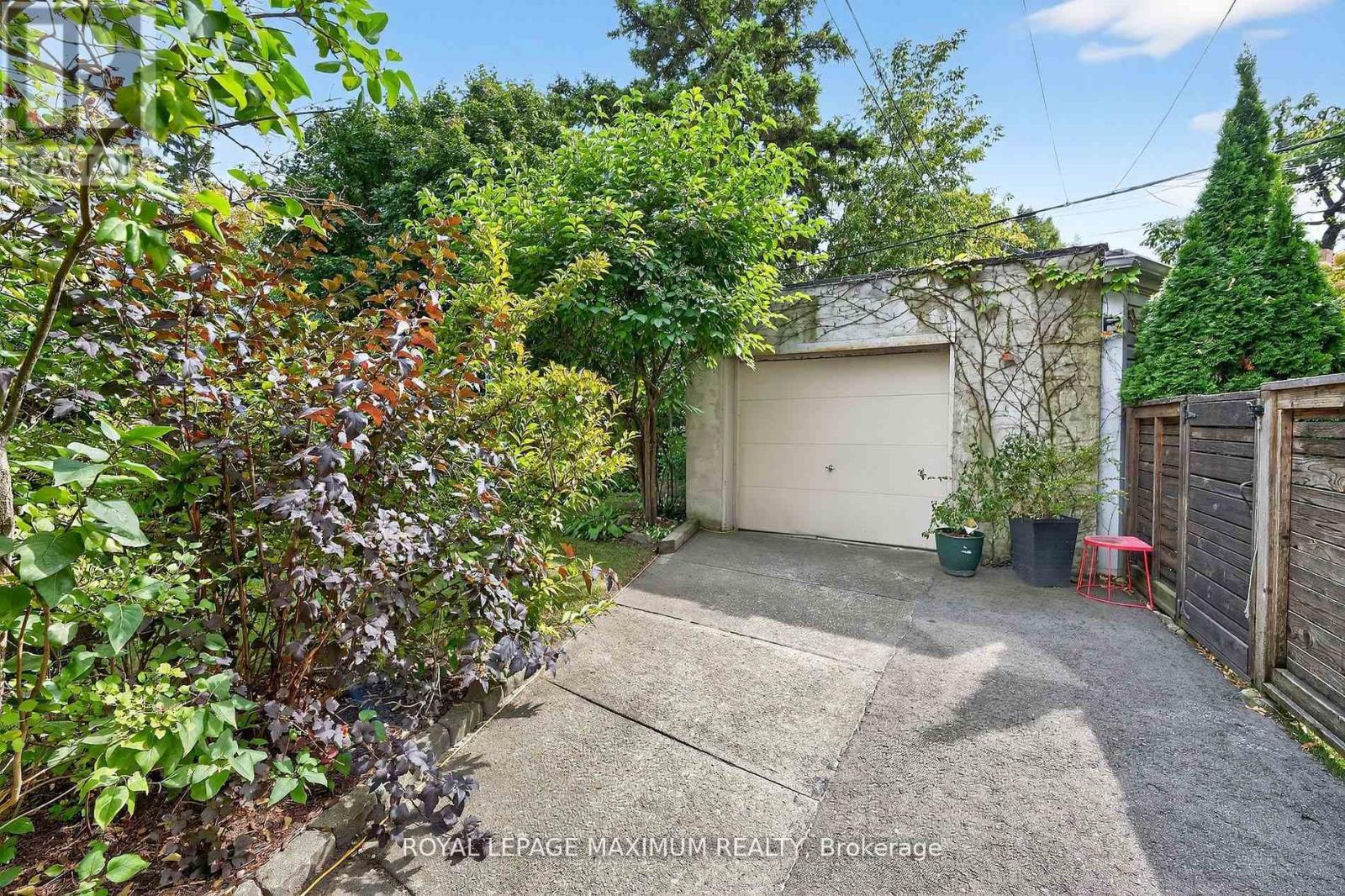 












65 PARKDALE ROAD

,
Toronto,




Ontario
M6R1E3

