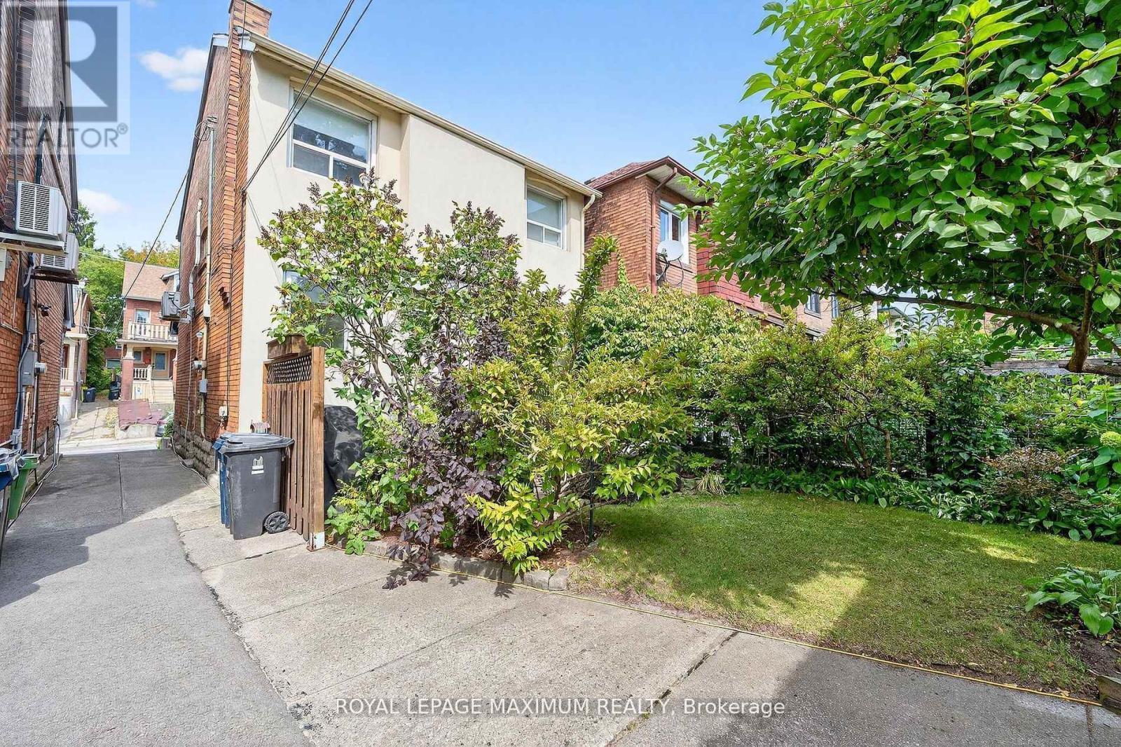 












65 PARKDALE ROAD

,
Toronto,




Ontario
M6R1E3

