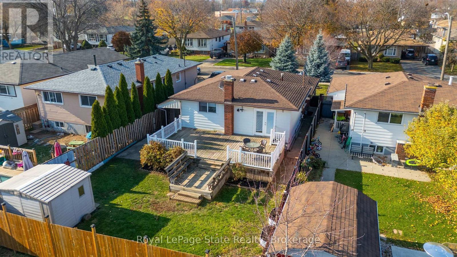 












215 BERKINDALE DRIVE

,
Hamilton (Riverdale),




Ontario
L8E2R6

