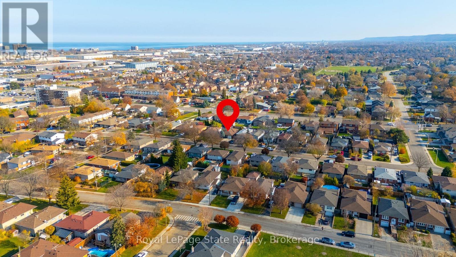 












215 BERKINDALE DRIVE

,
Hamilton (Riverdale),




Ontario
L8E2R6

