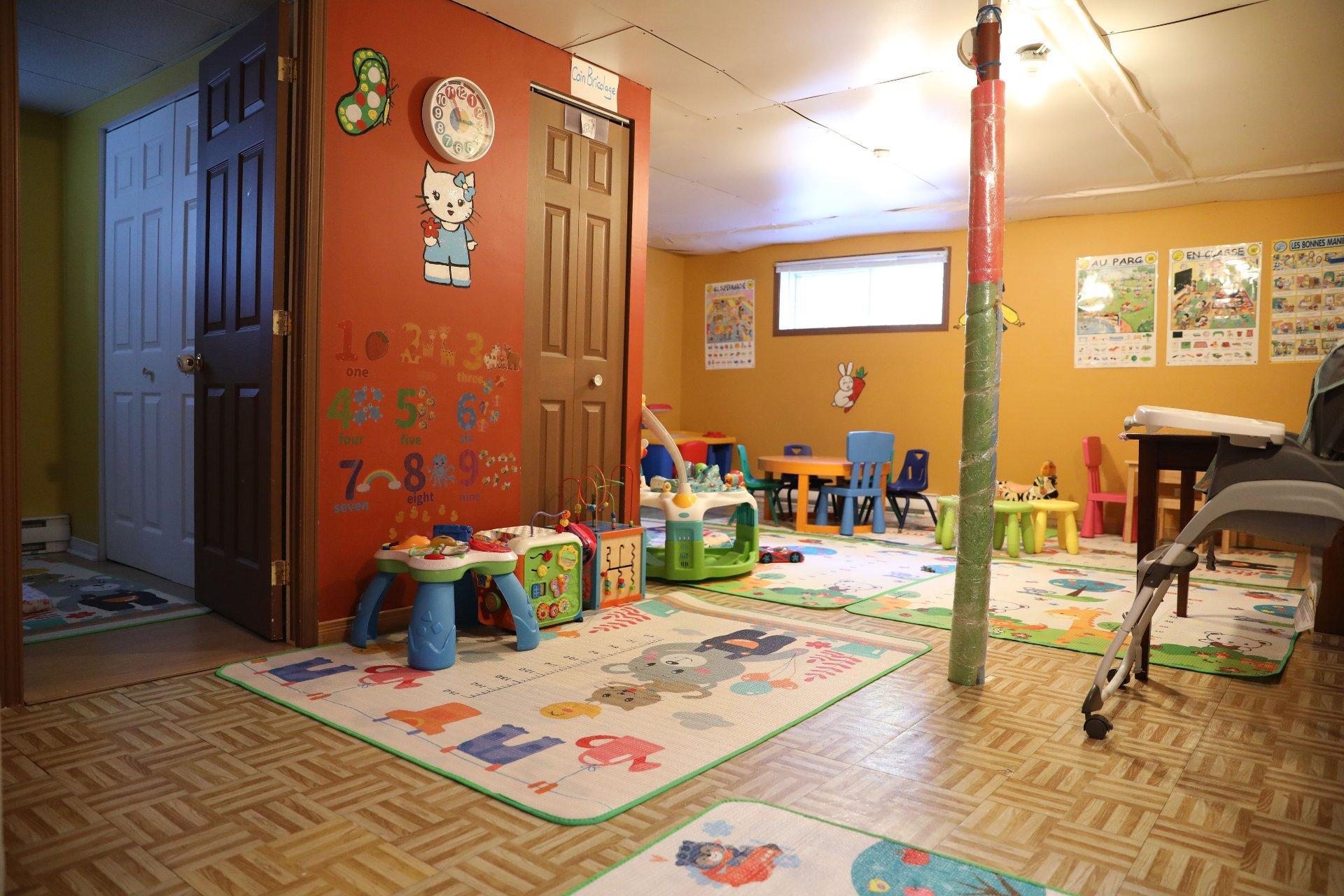 









3468


Ch. de la Rivière-Cachée

,
Boisbriand,




QC
J7H2T1

