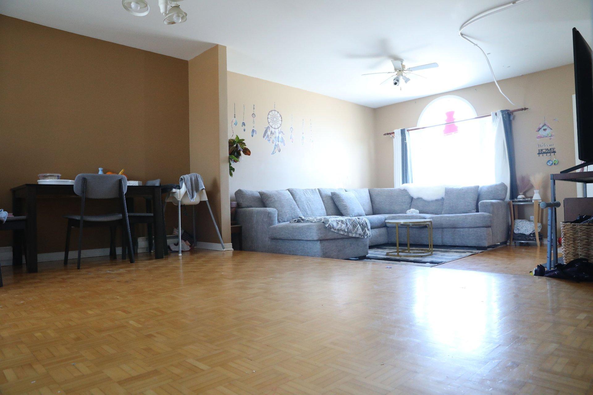 









3468


Ch. de la Rivière-Cachée

,
Boisbriand,




QC
J7H2T1

