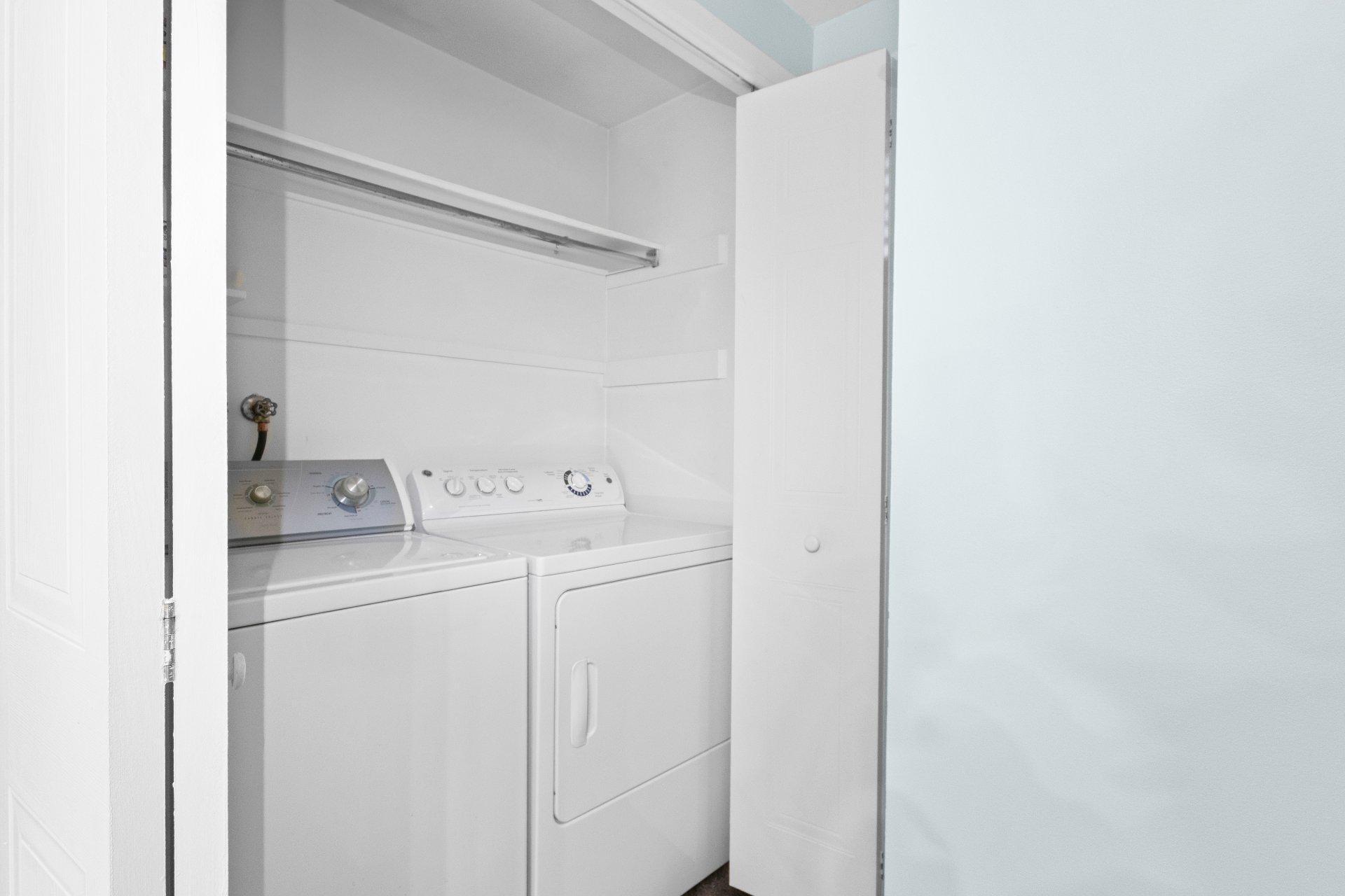 









3251


Boul. Roland-Therrien

,
Longueuil (Le Vieux-Longueuil),




QC
J4M2V9

