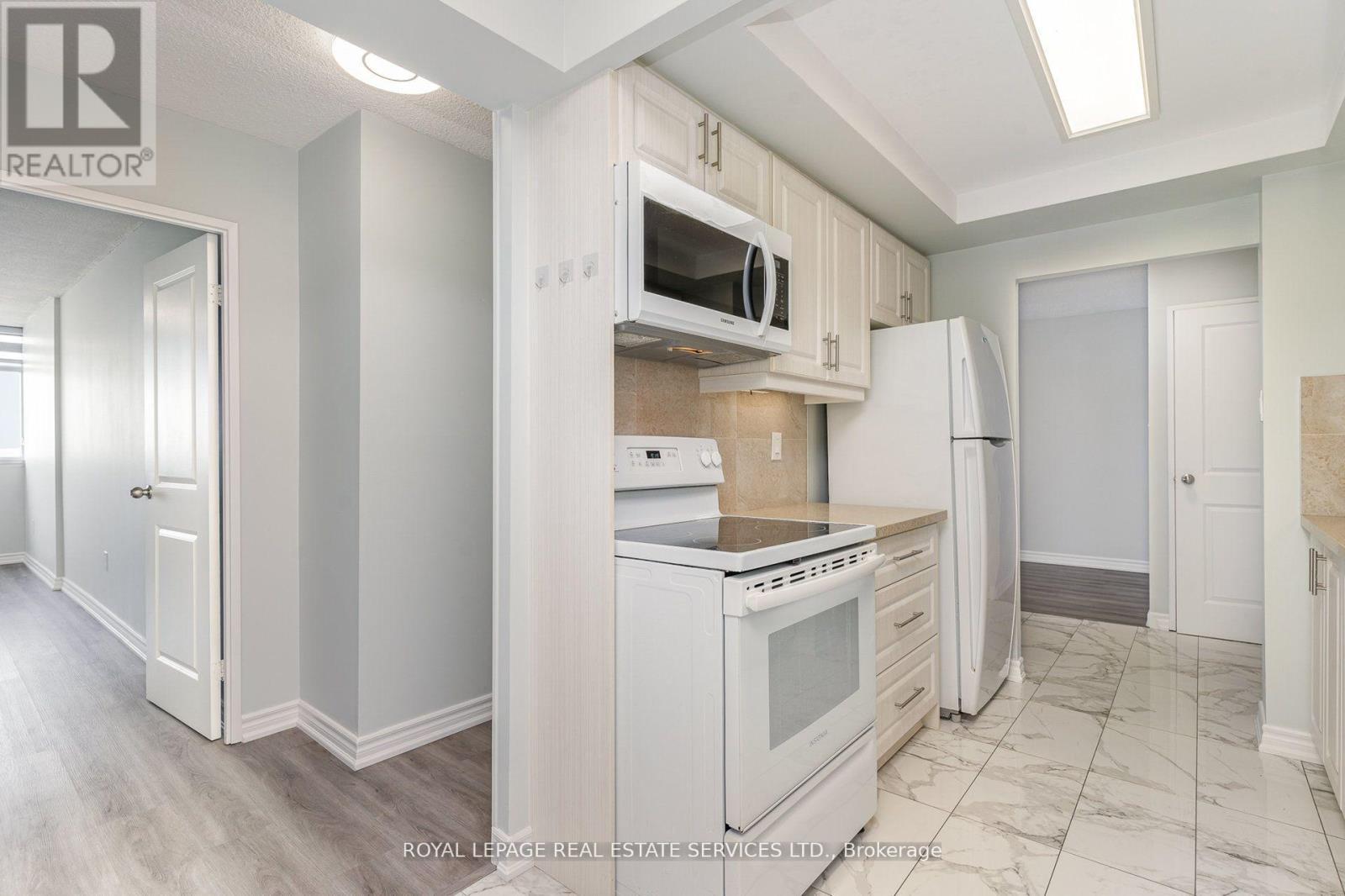 












2905 - 3100 KIRWIN AVENUE

,
Mississauga,




Ontario
L5A3S6

