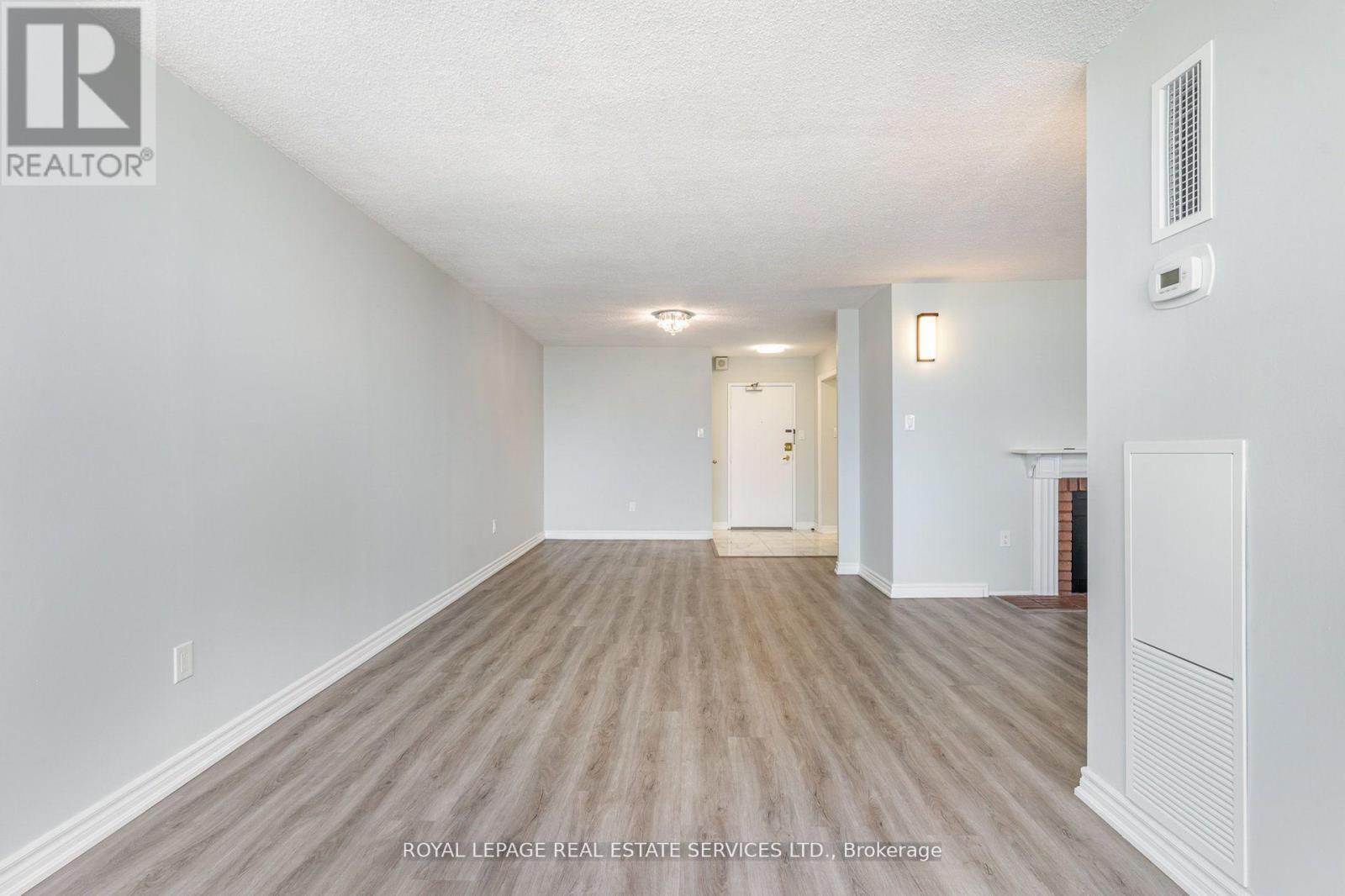 












2905 - 3100 KIRWIN AVENUE

,
Mississauga,




Ontario
L5A3S6

